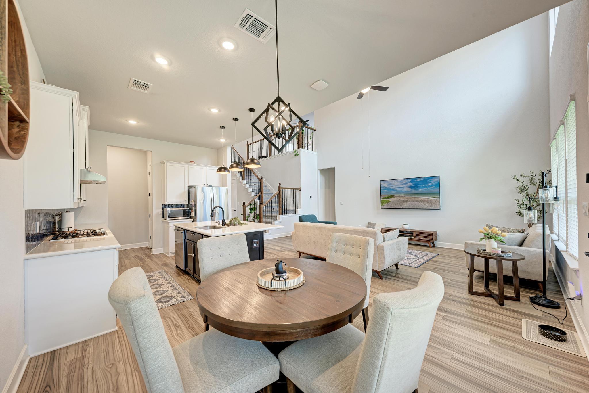 1105 White Daisy LN