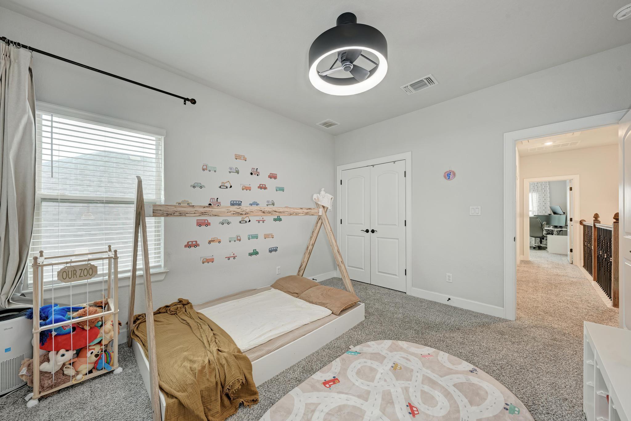 1105 White Daisy LN