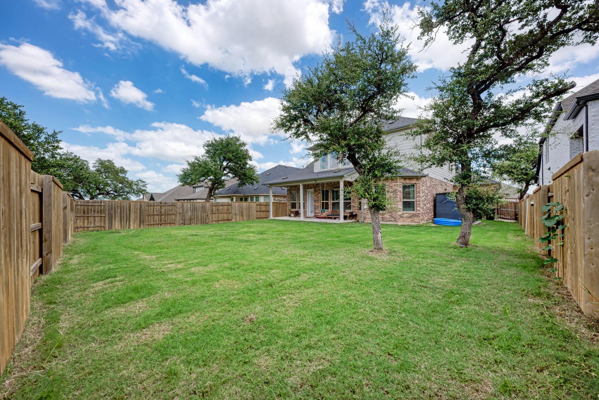 1105 White Daisy LN