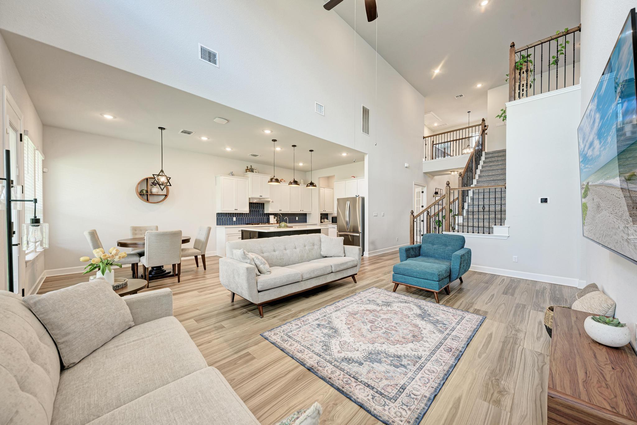 1105 White Daisy LN