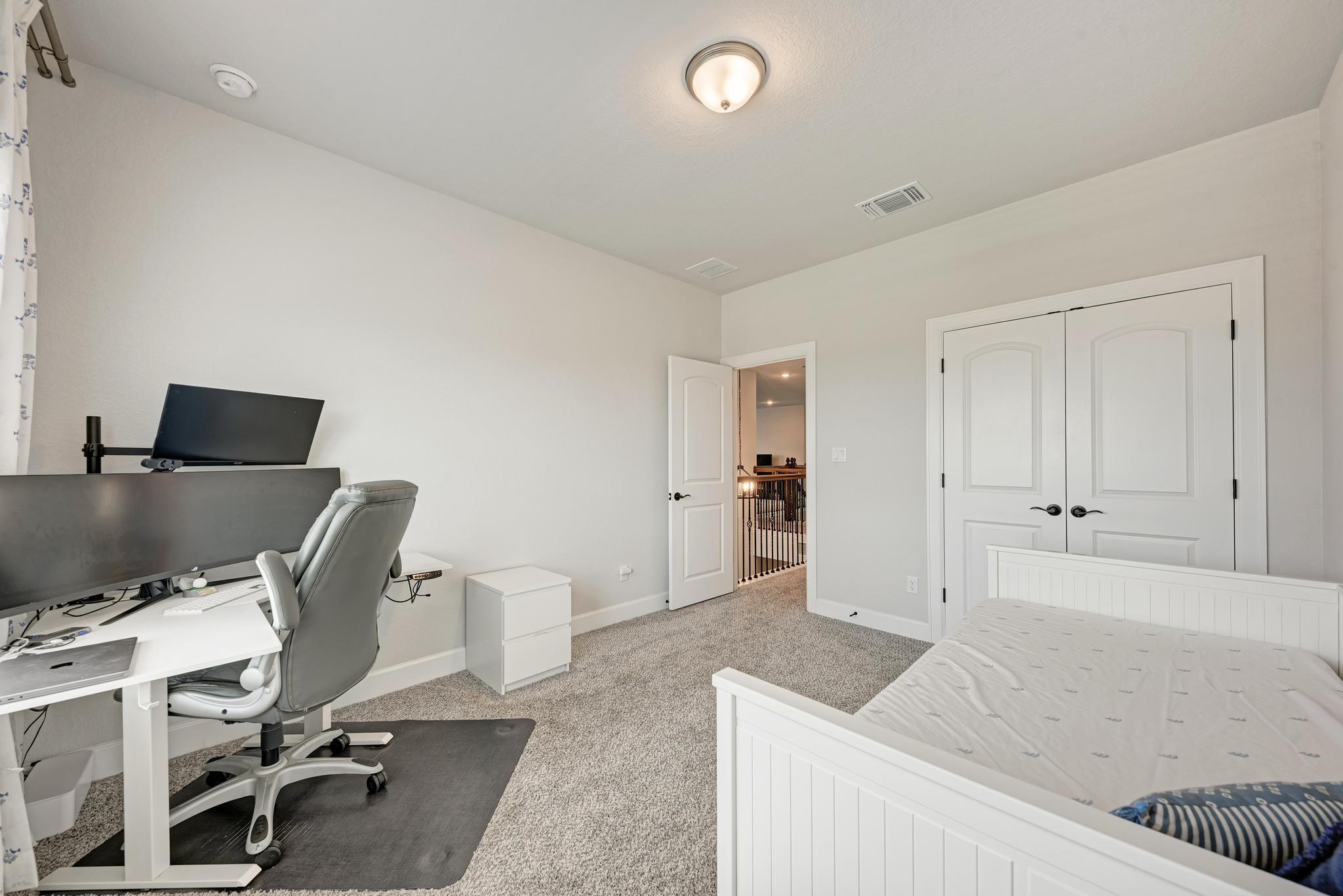 1105 White Daisy LN