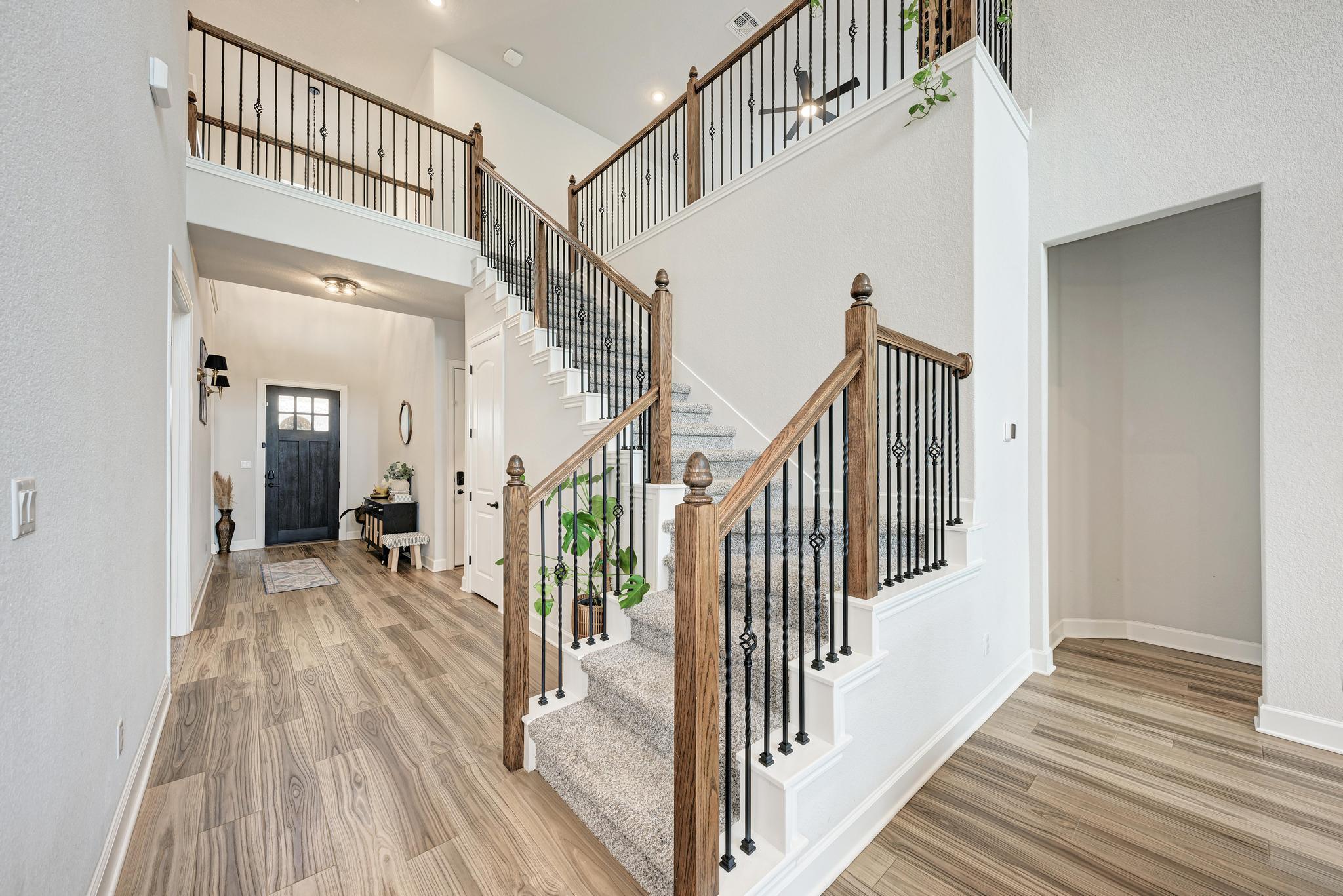 1105 White Daisy LN