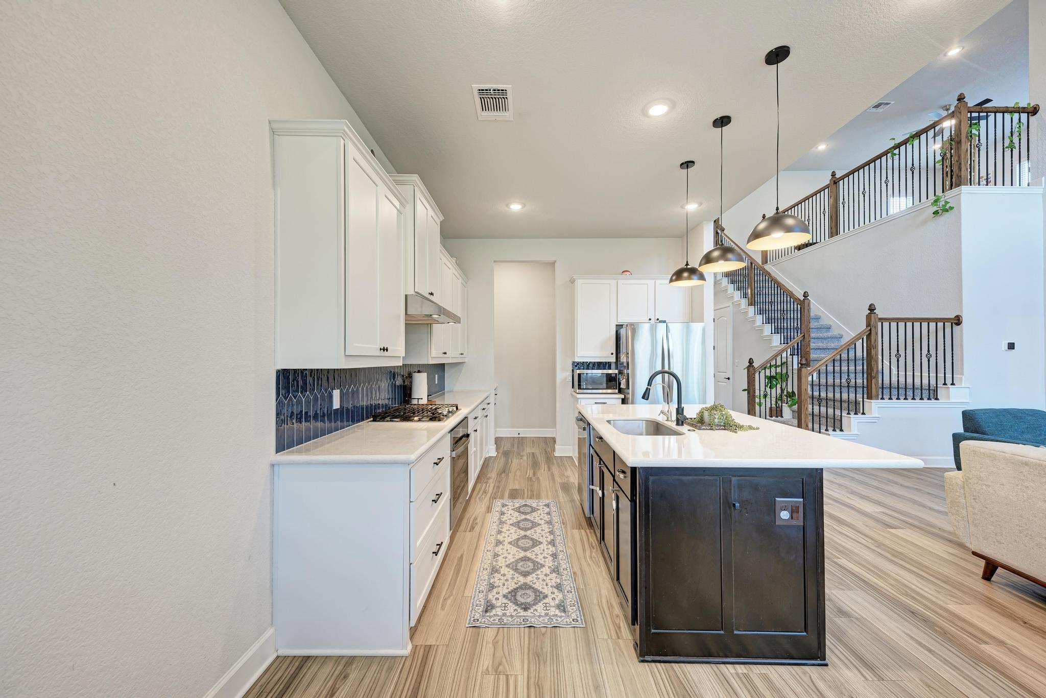1105 White Daisy LN