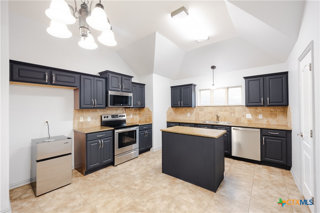 1016 Ridgeview Drive