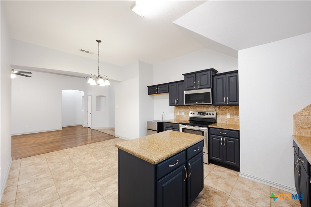 1016 Ridgeview Drive