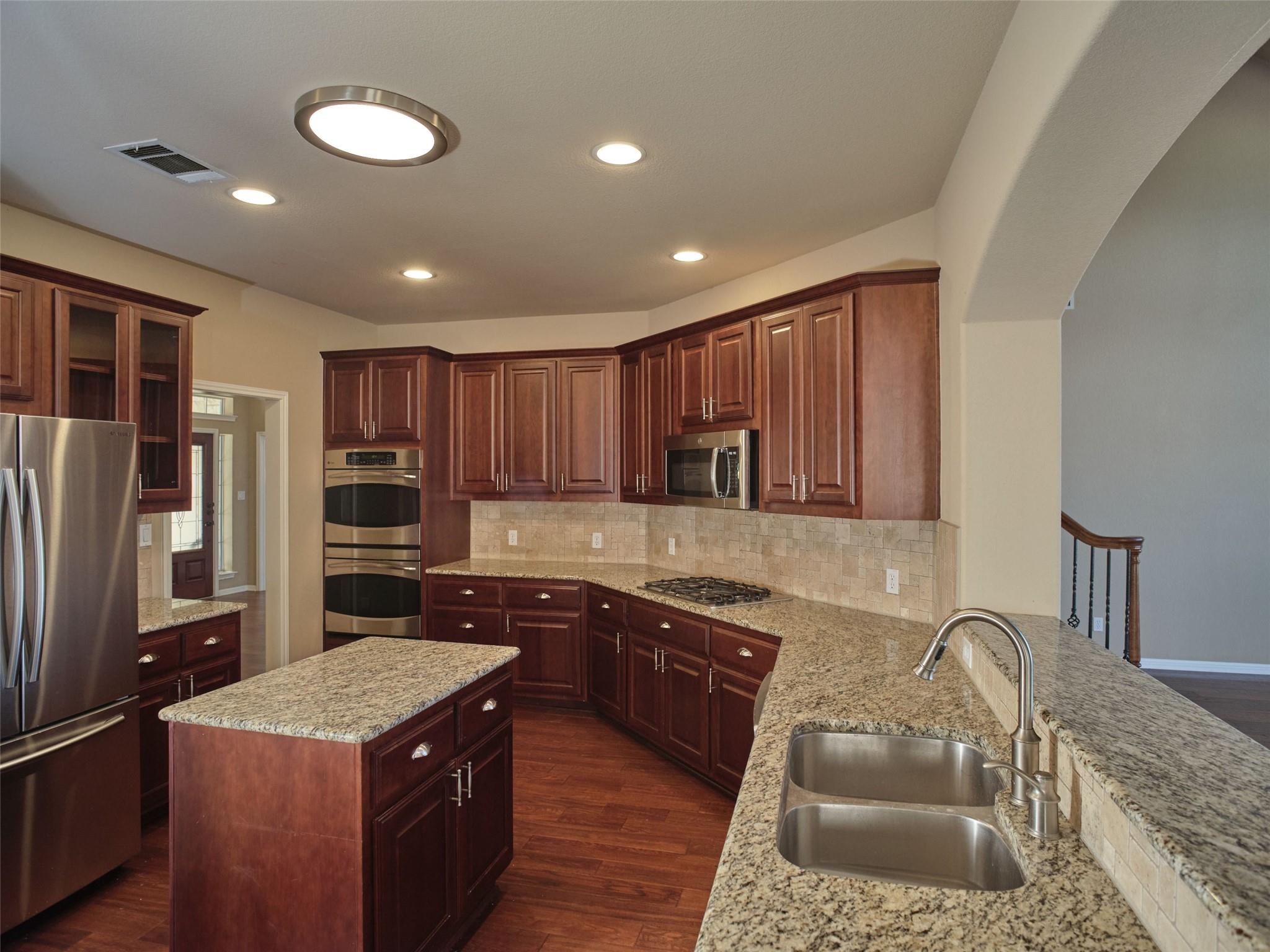 1116 Hillridge DR