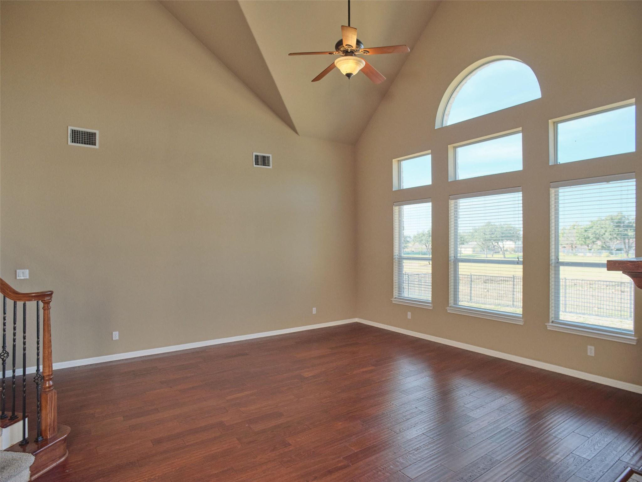 1116 Hillridge DR