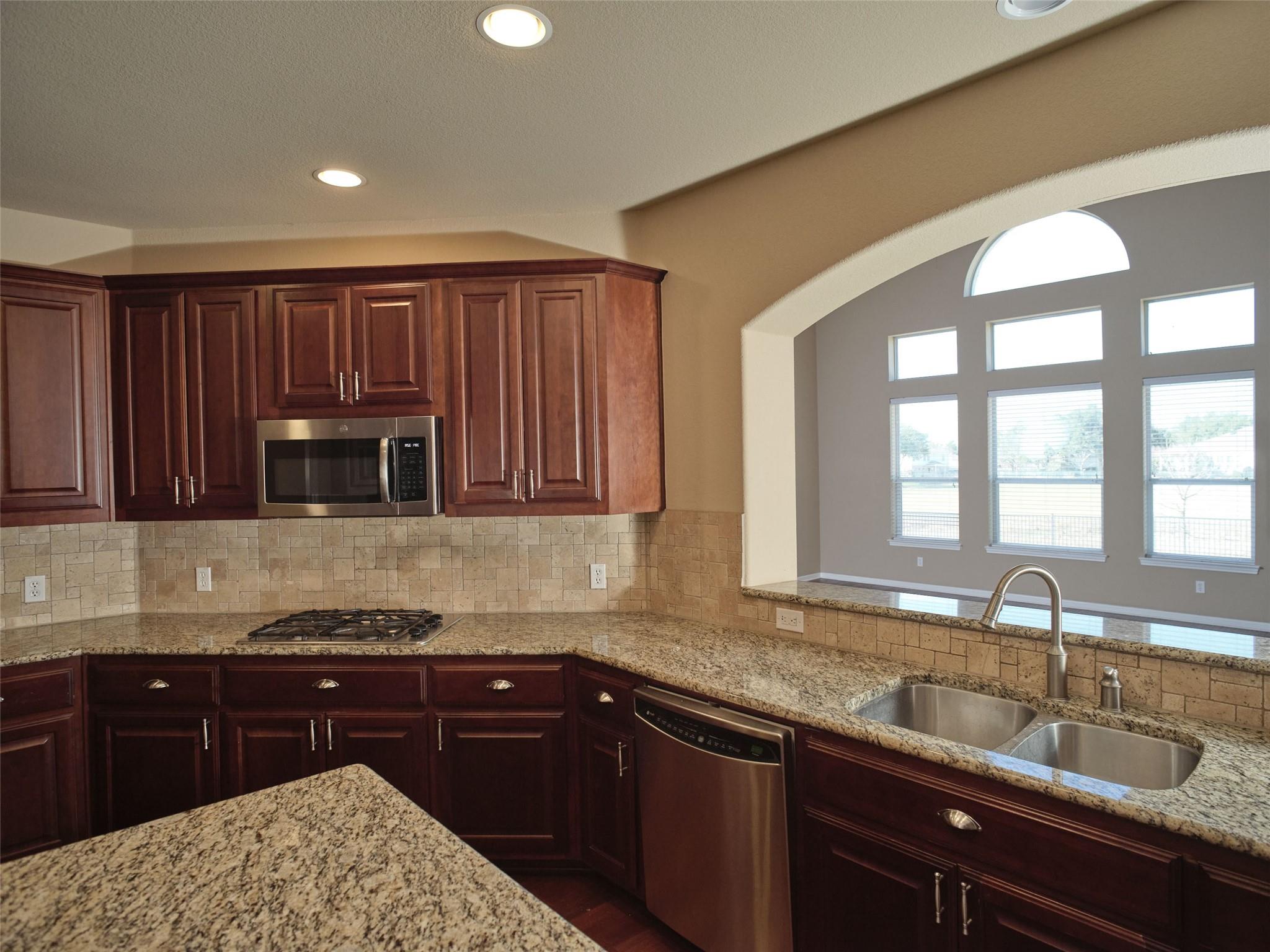 1116 Hillridge DR