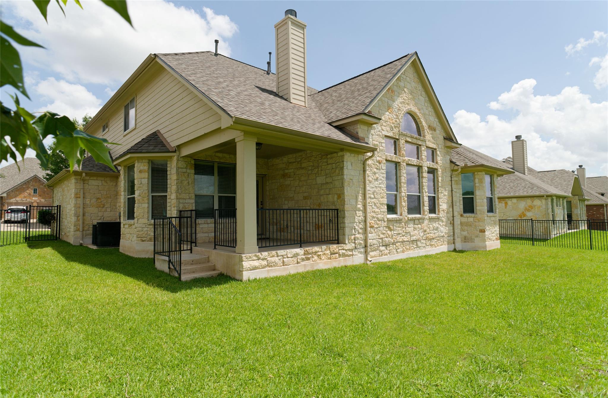 1116 Hillridge DR