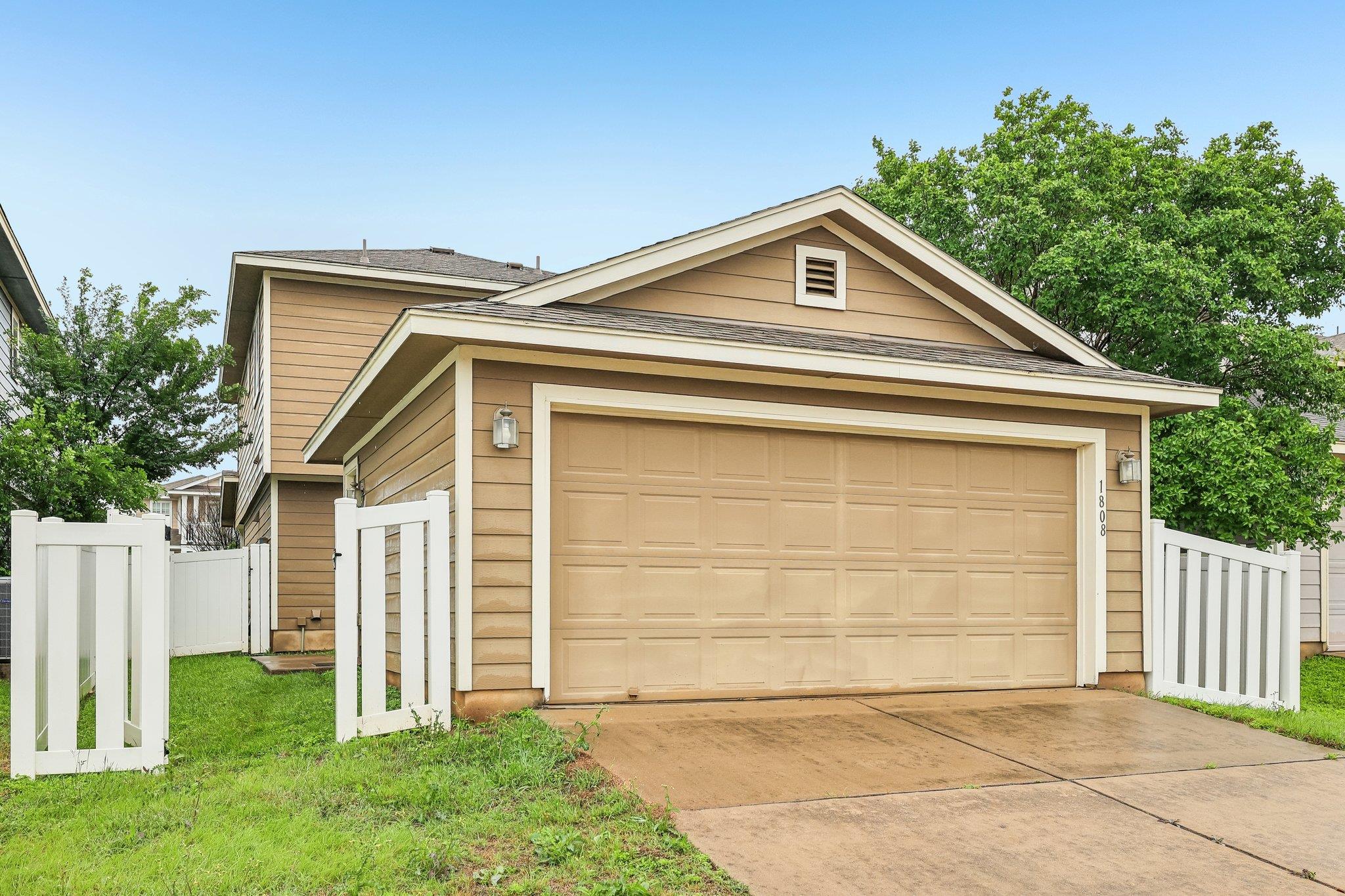 1808 Enchanted Rock DR
