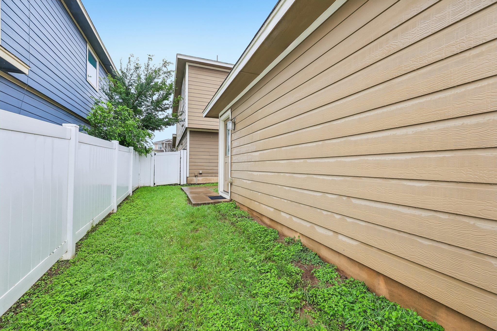 1808 Enchanted Rock DR