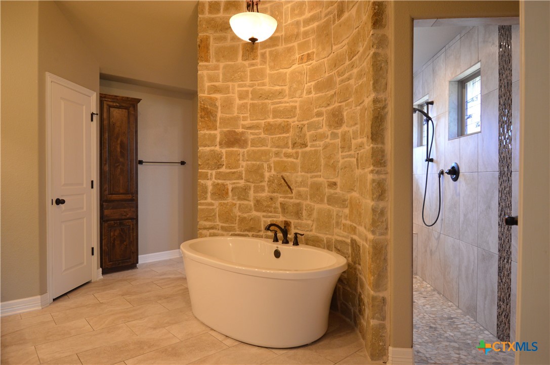 16 Riverstone Parkway