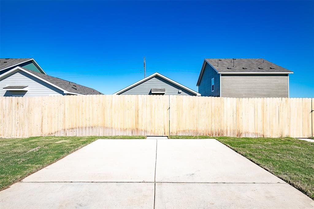 1133 Largemouth LN
