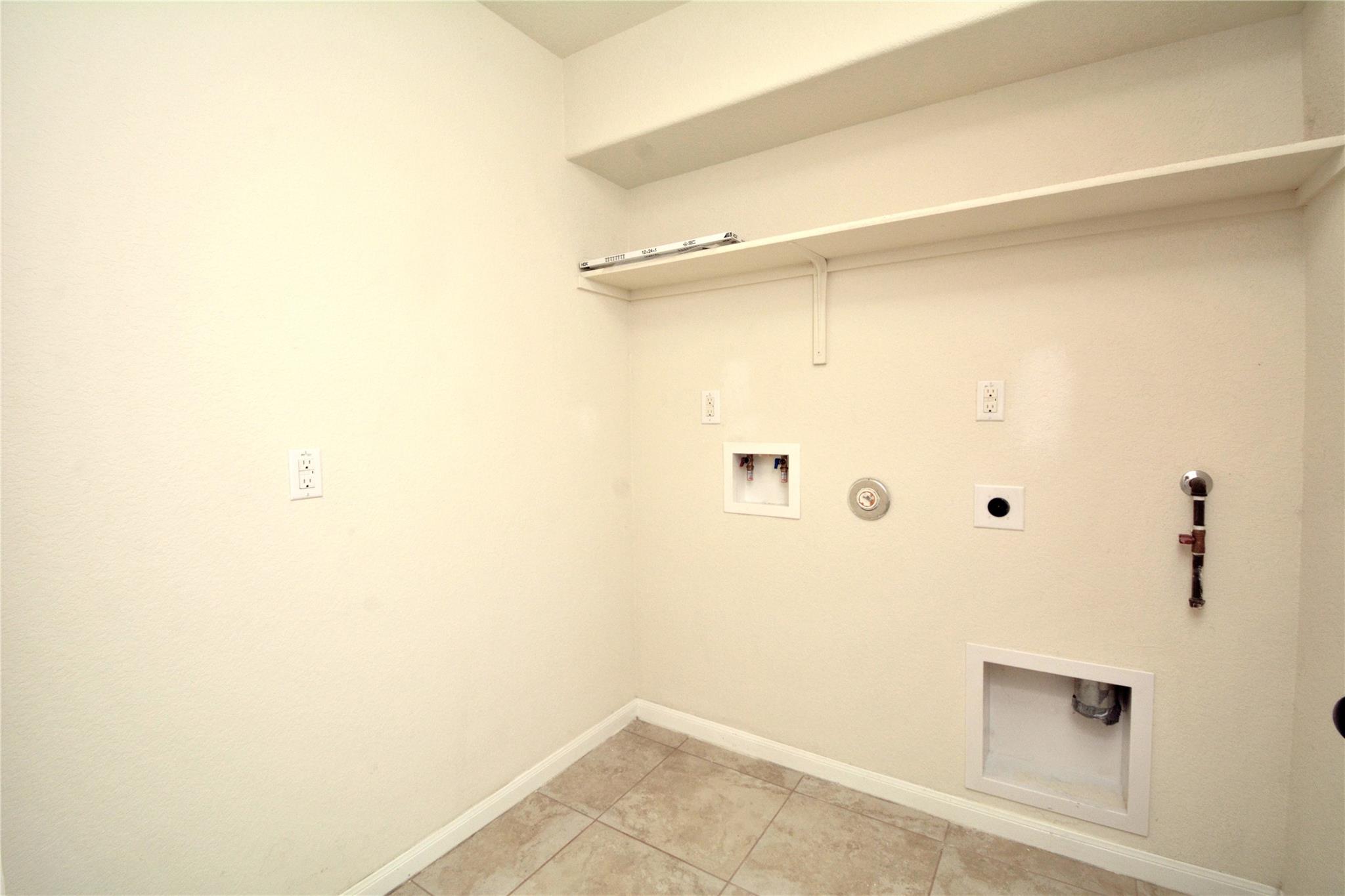 1922 Tawakoni DR