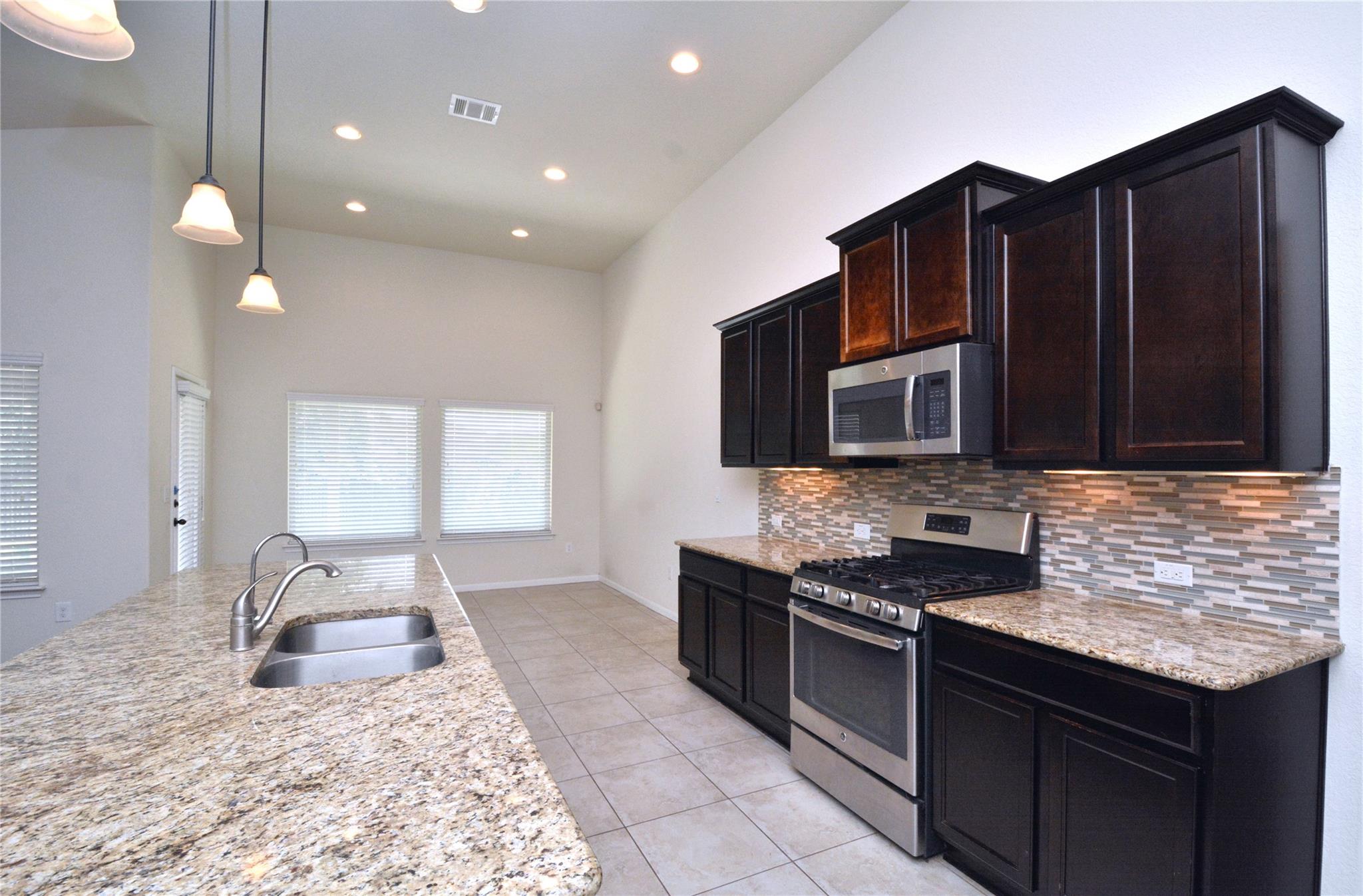 1922 Tawakoni DR