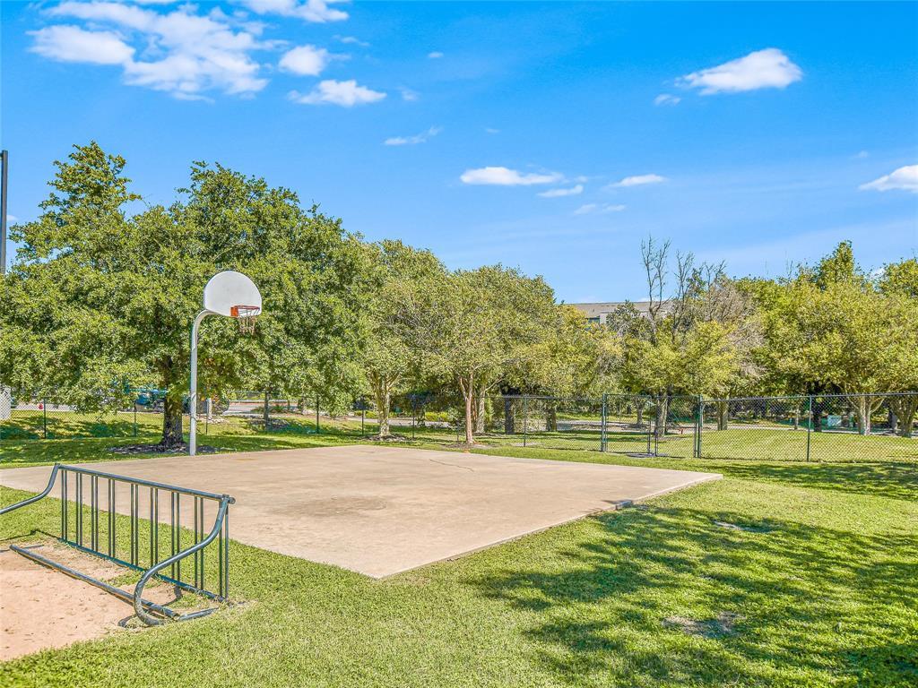 1922 Tawakoni DR
