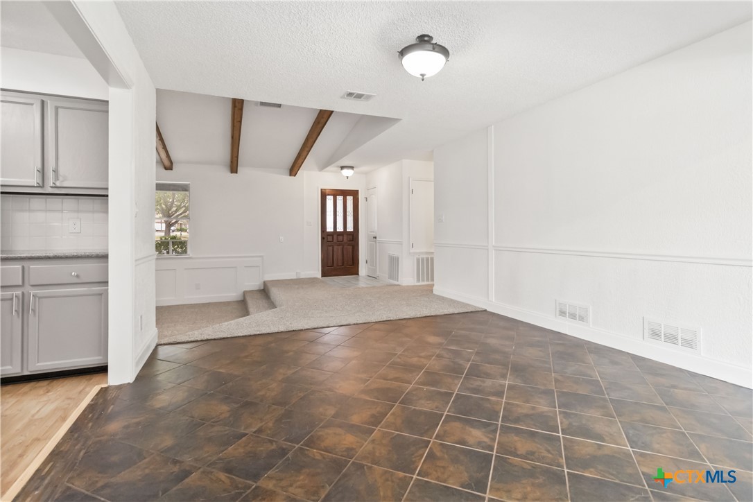 1211 Eagle Ridge