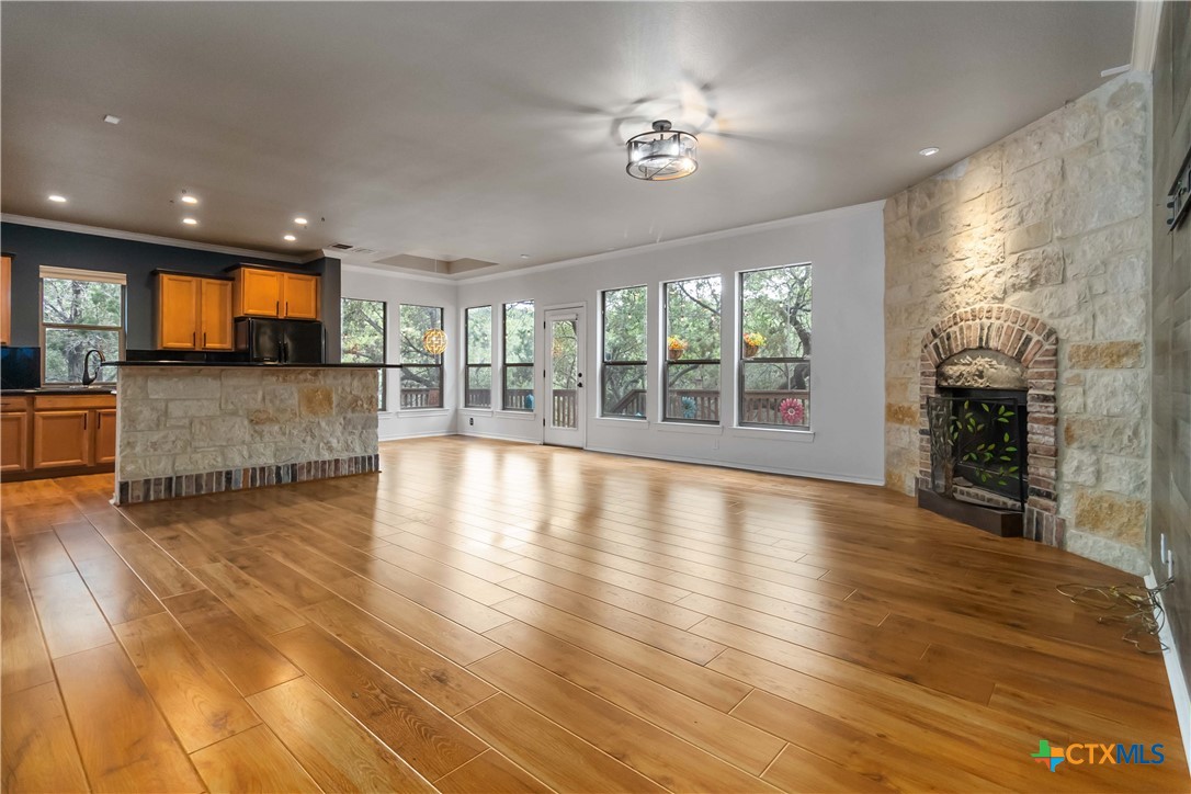 1454 Rose Lane