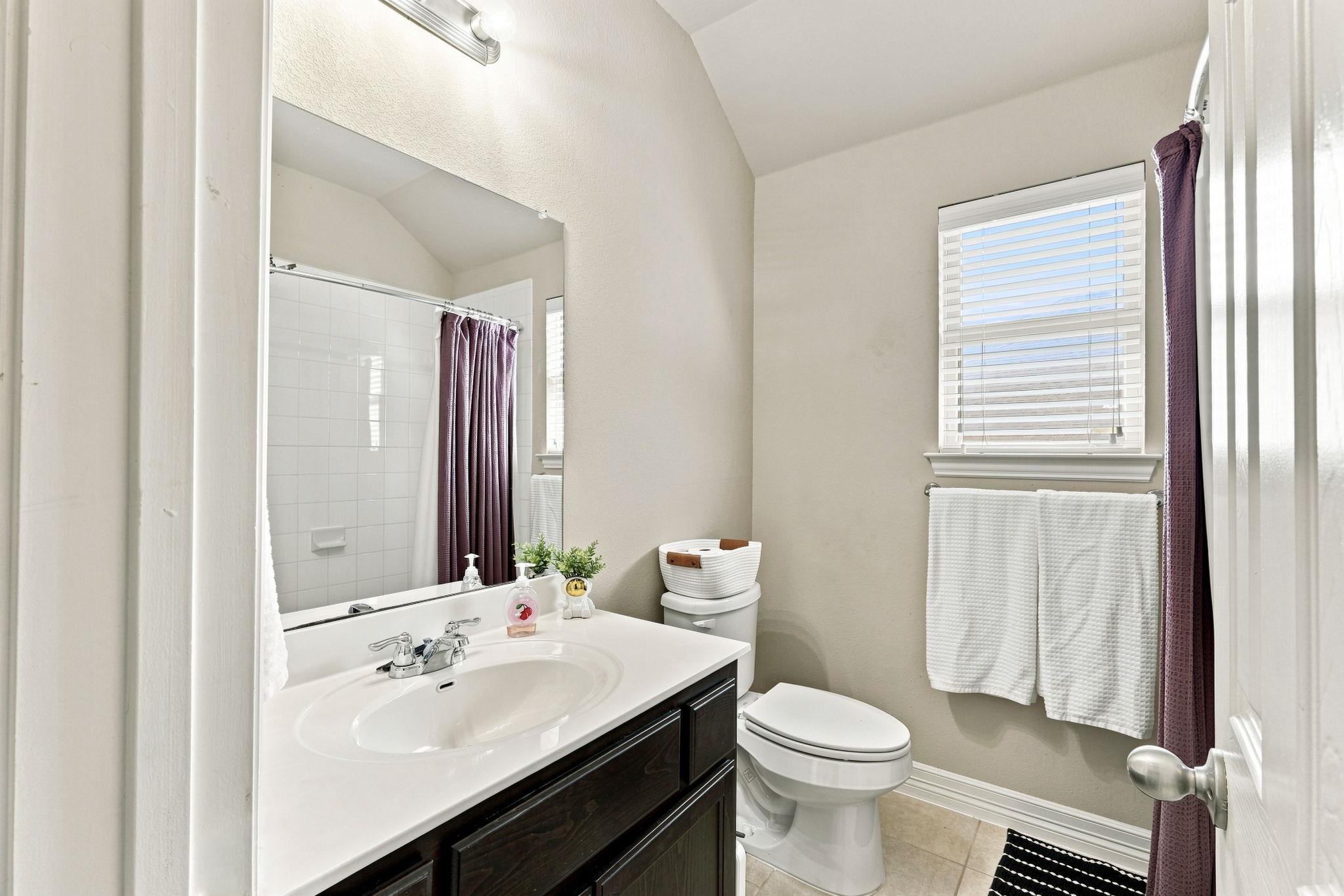 3237 Hidalgo LOOP