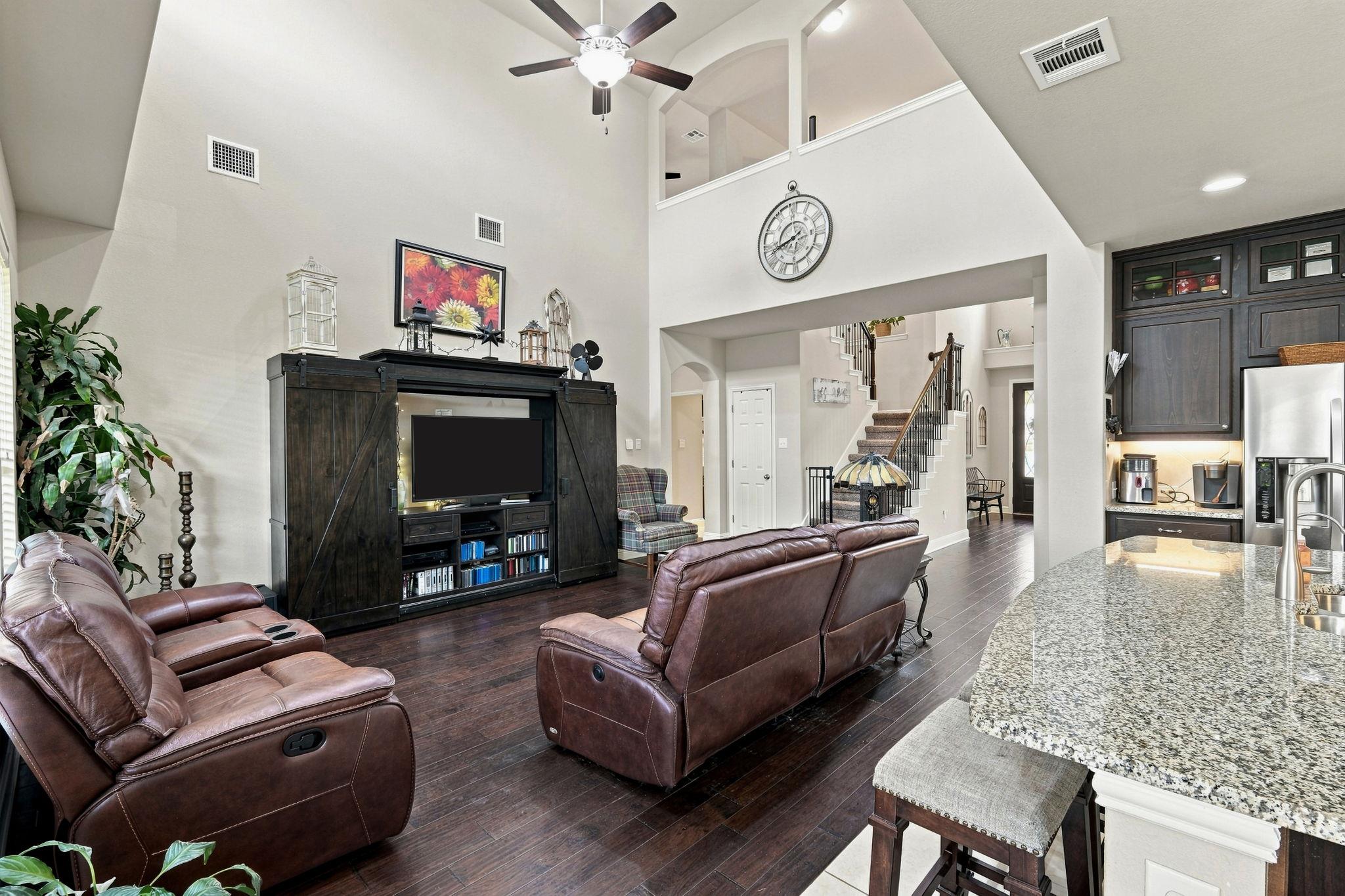 3237 Hidalgo LOOP