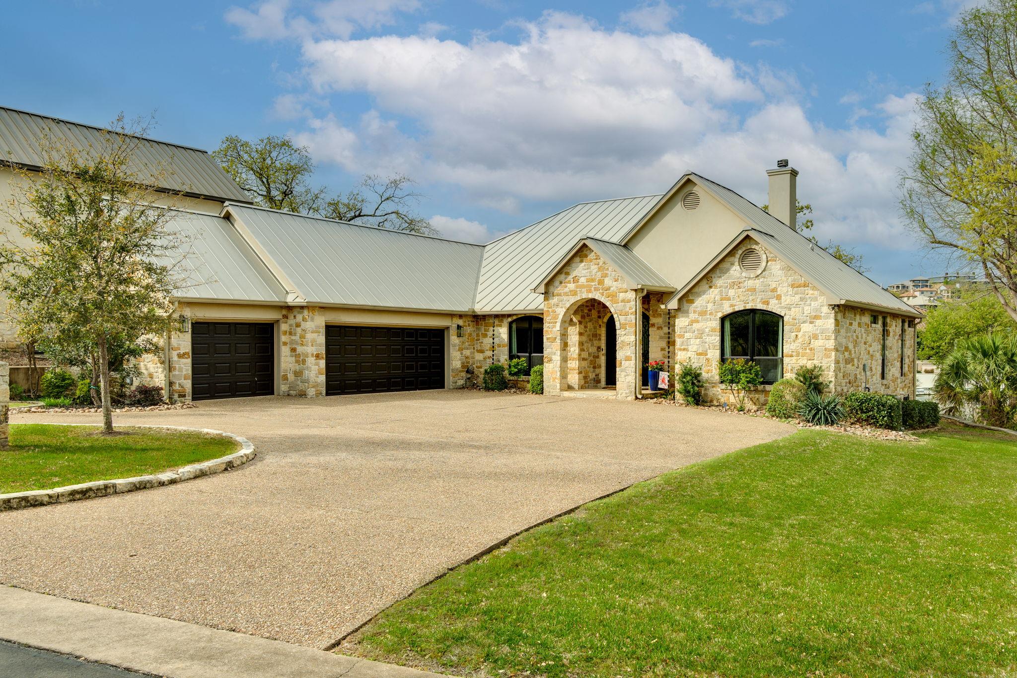 3012 Driftwood LN