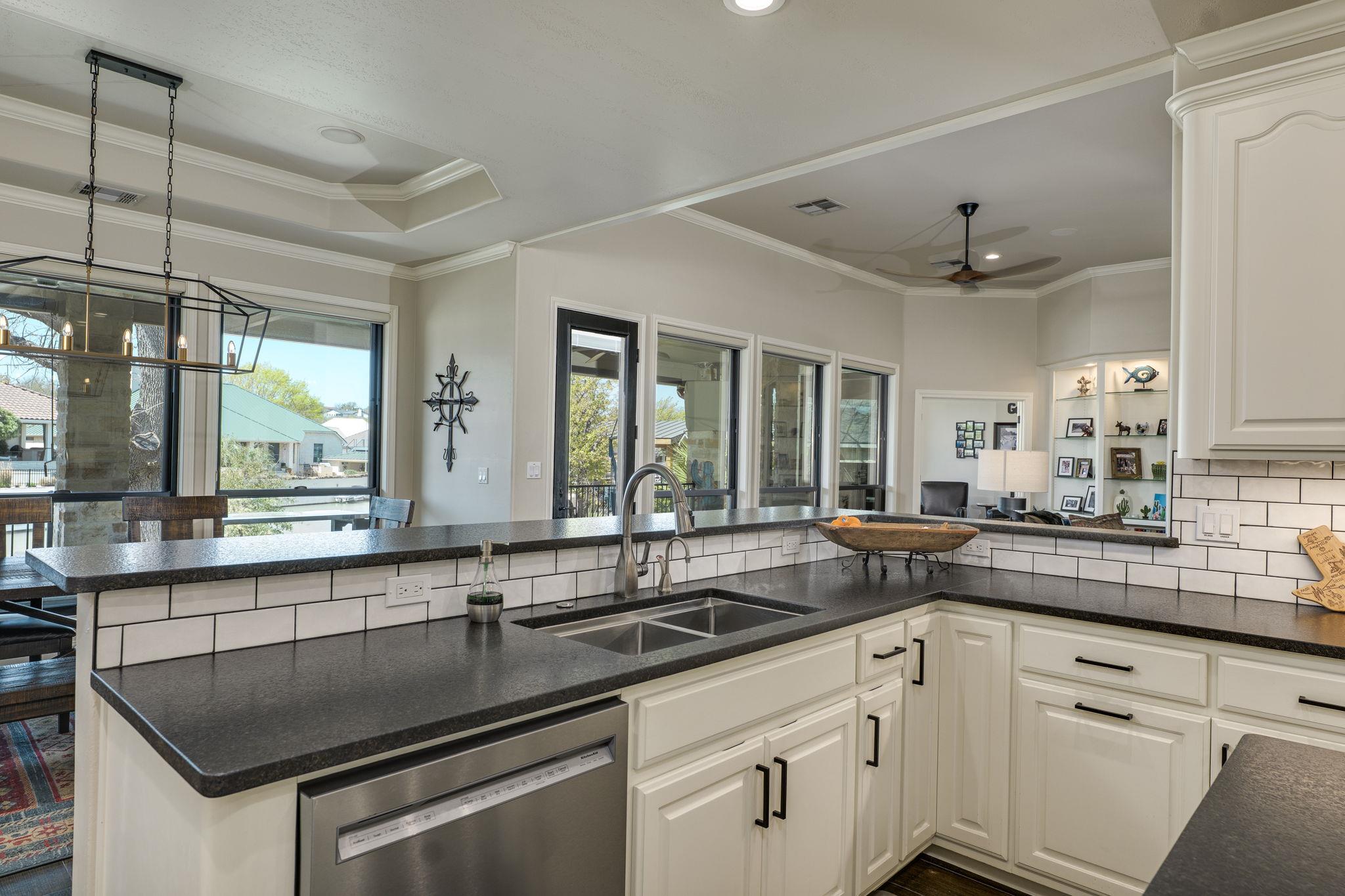 3012 Driftwood LN