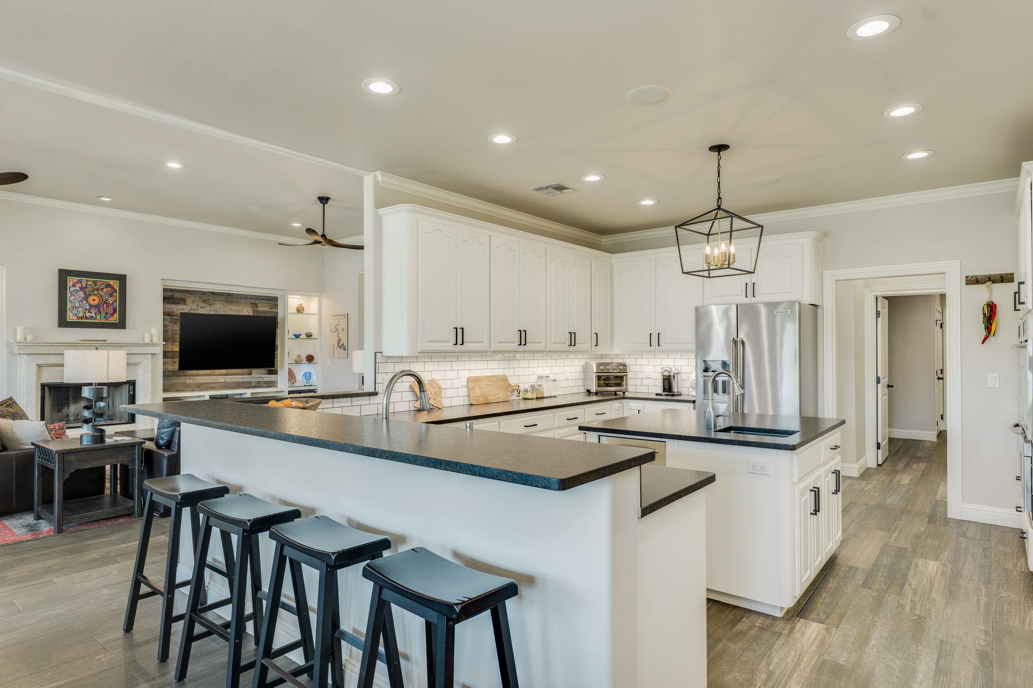 3012 Driftwood LN