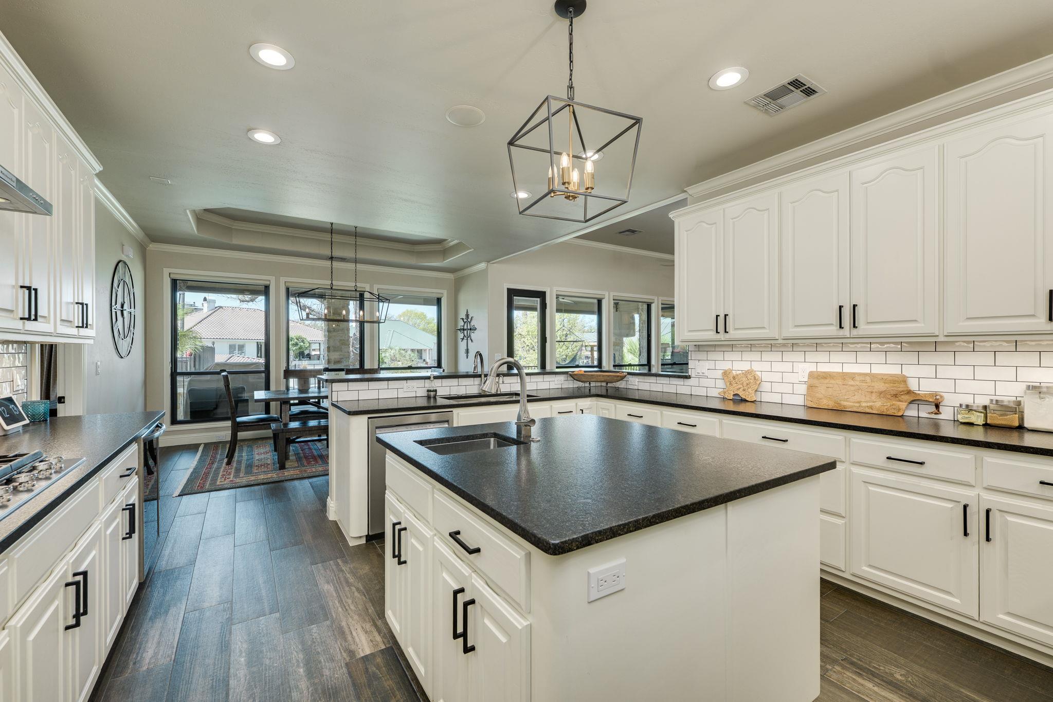 3012 Driftwood LN