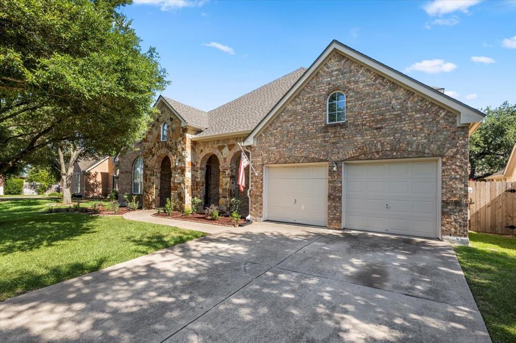 2127 Clear Lake PL