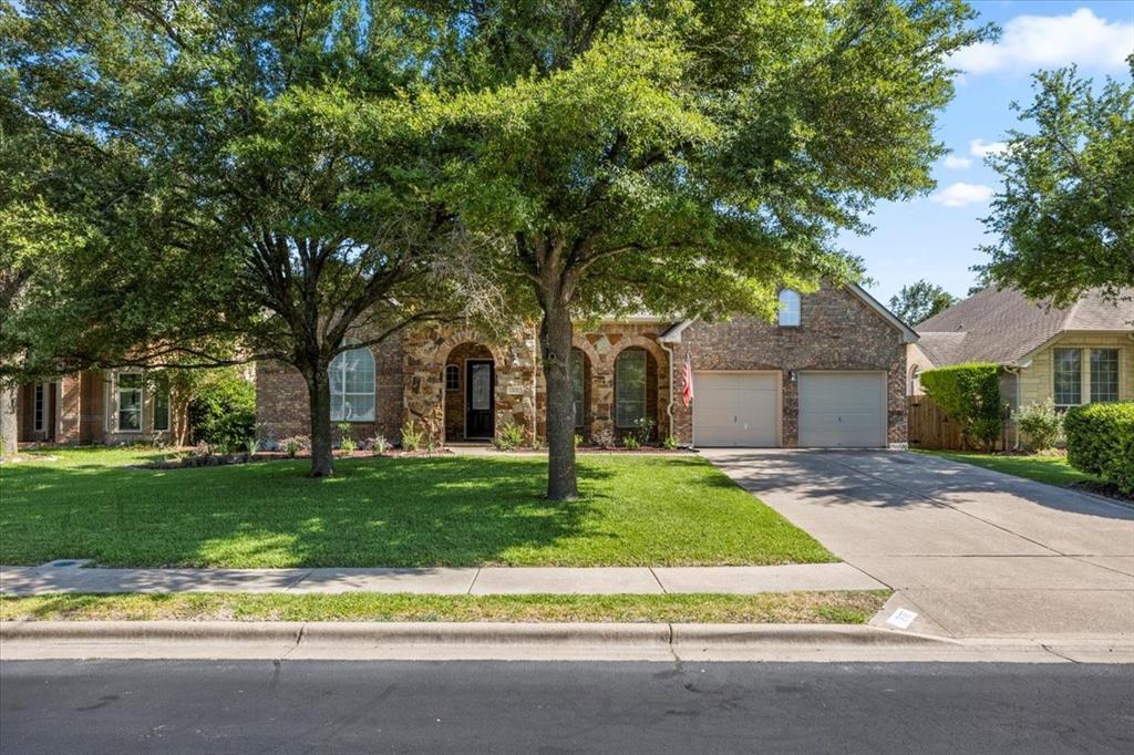 2127 Clear Lake PL