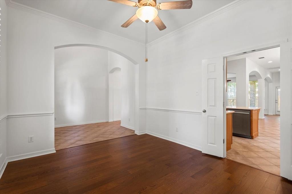 2127 Clear Lake PL