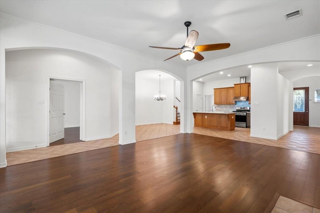 2127 Clear Lake PL