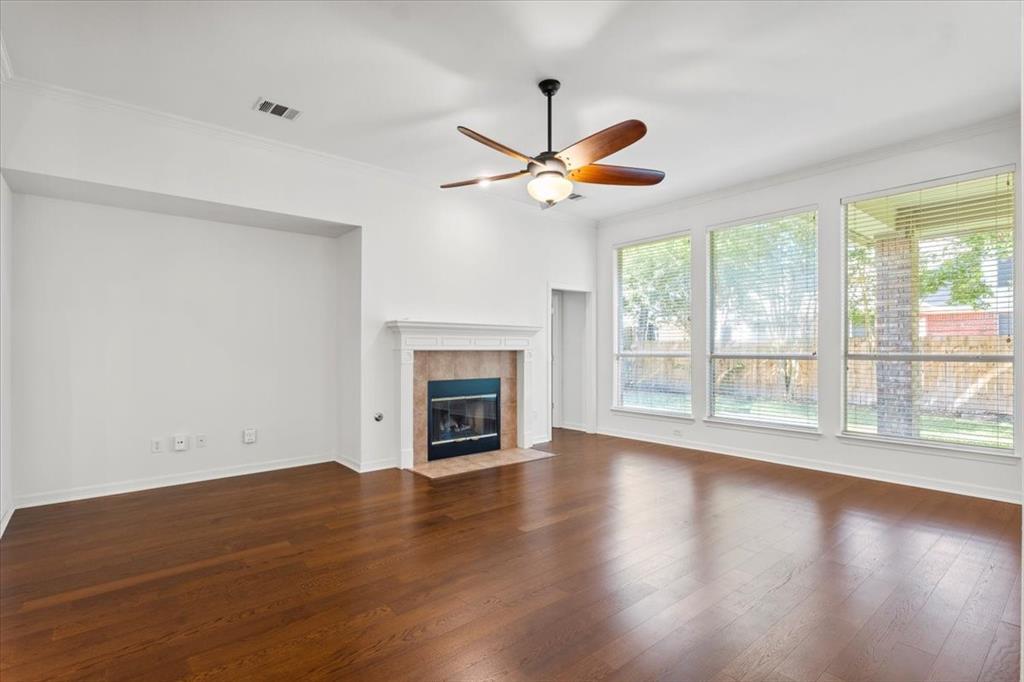 2127 Clear Lake PL
