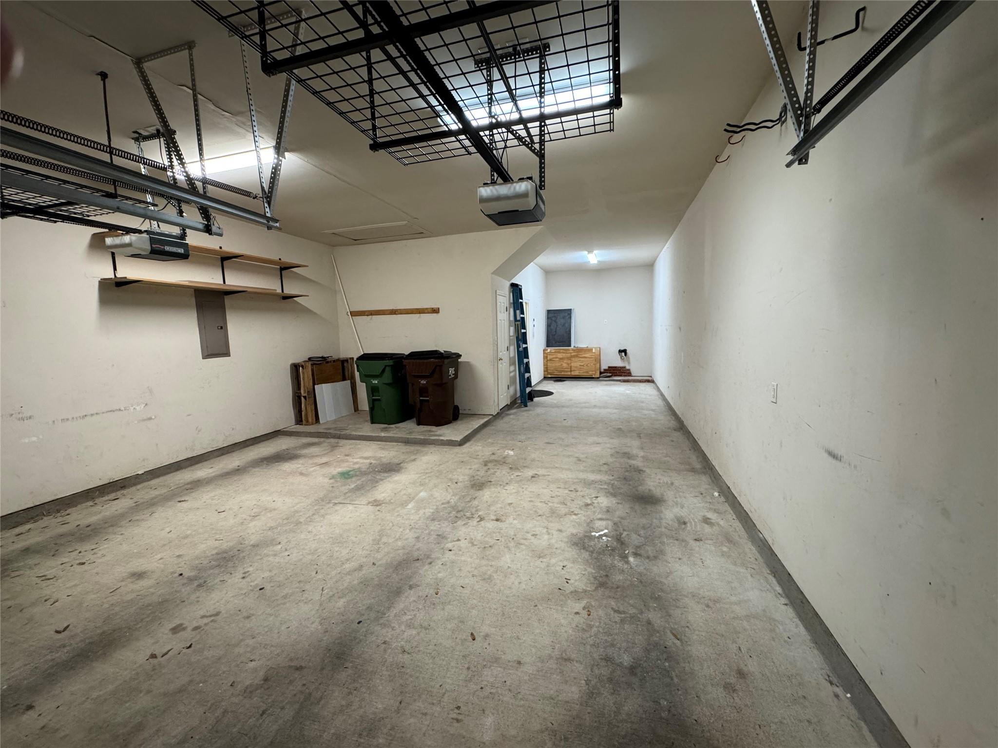 2127 Clear Lake PL