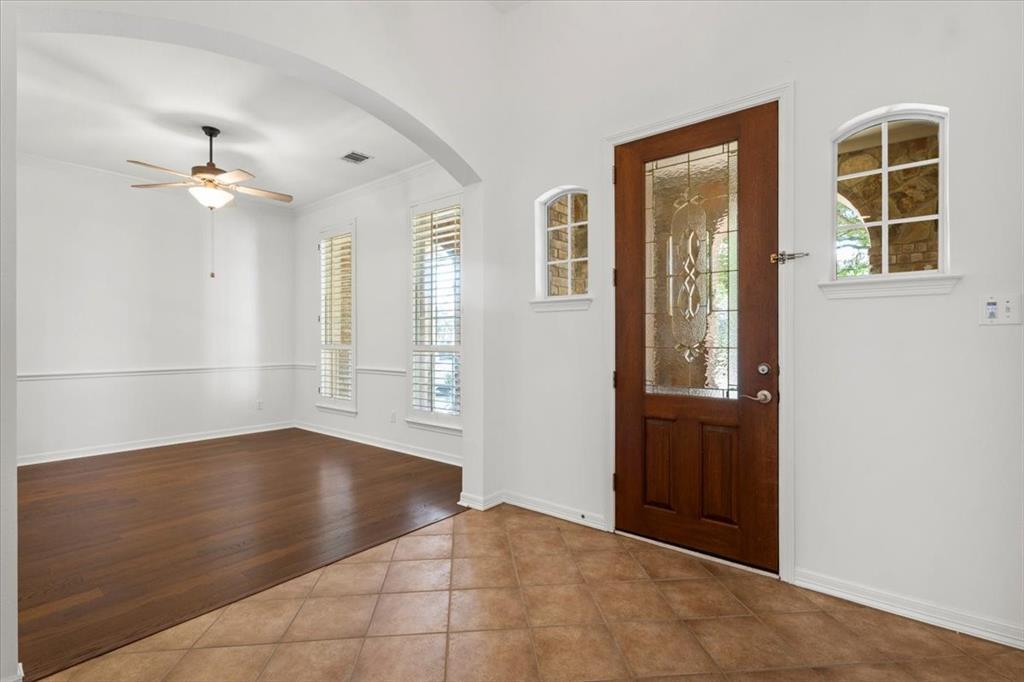 2127 Clear Lake PL