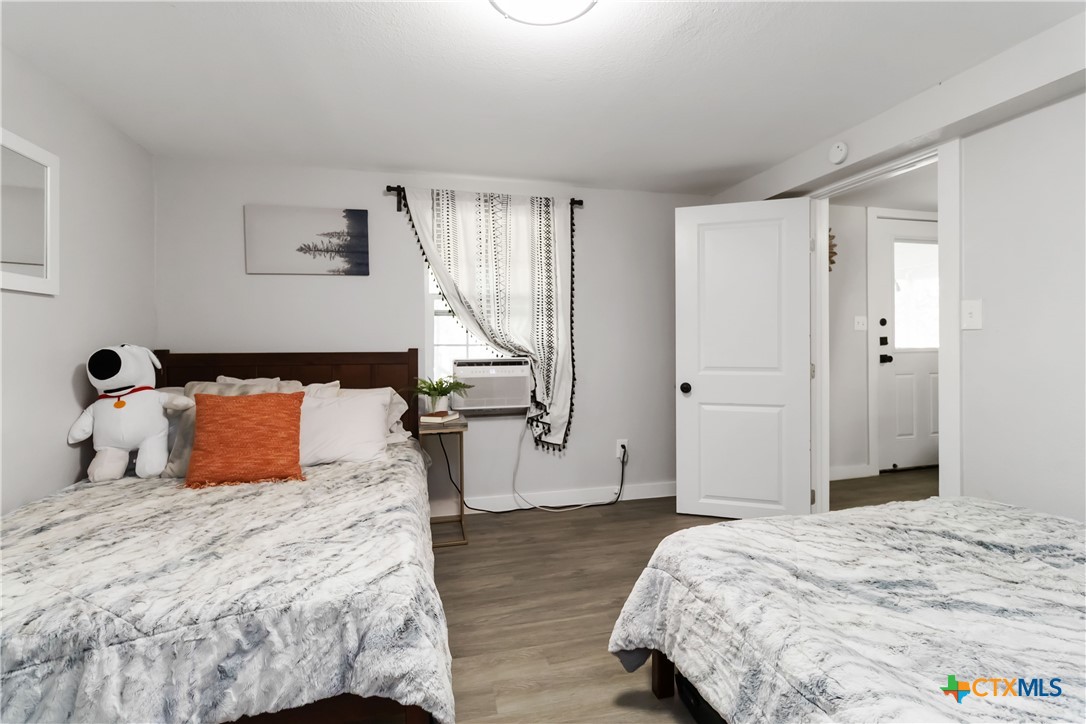 2495 Lakeshore Drive