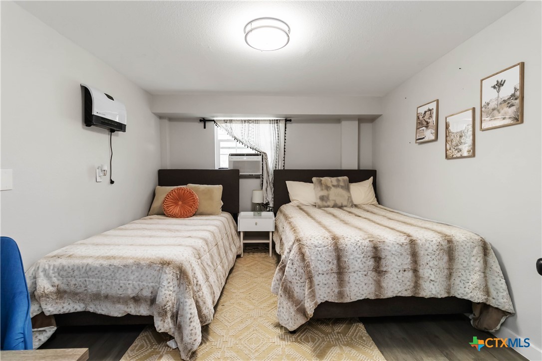 2495 Lakeshore Drive