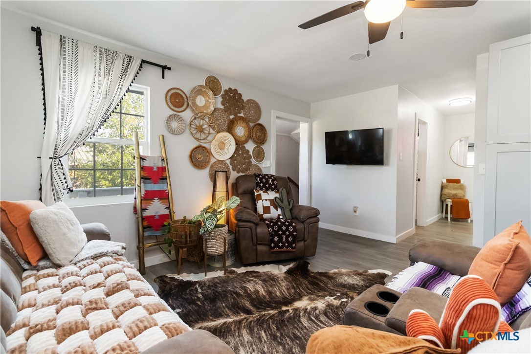 2495 Lakeshore Drive
