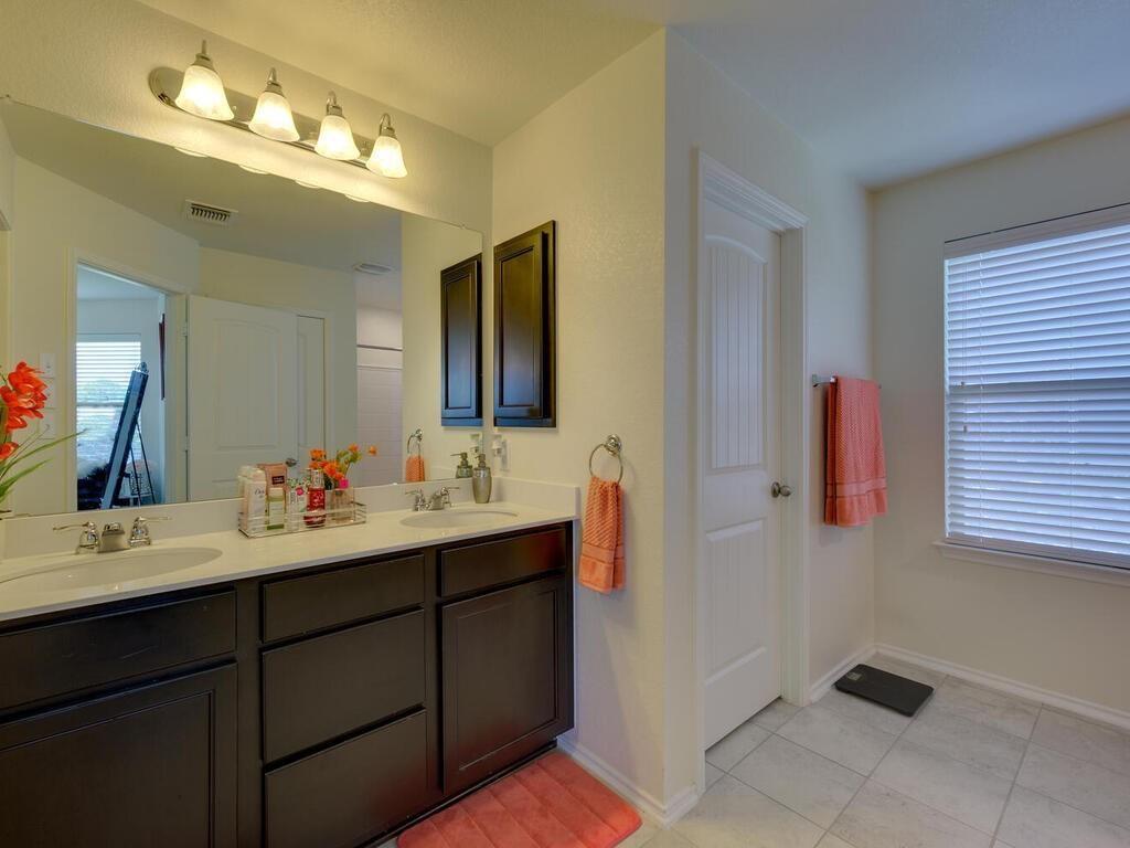 1304 Decatur CT