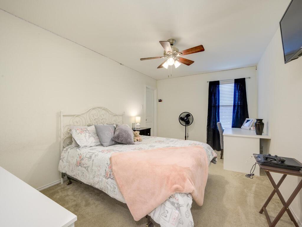 1304 Decatur CT