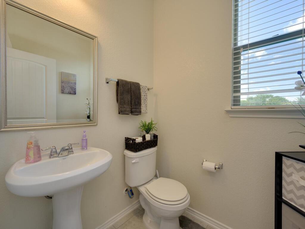 1304 Decatur CT