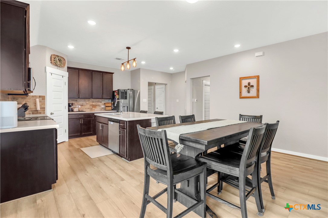 3627 Twin Dish Way