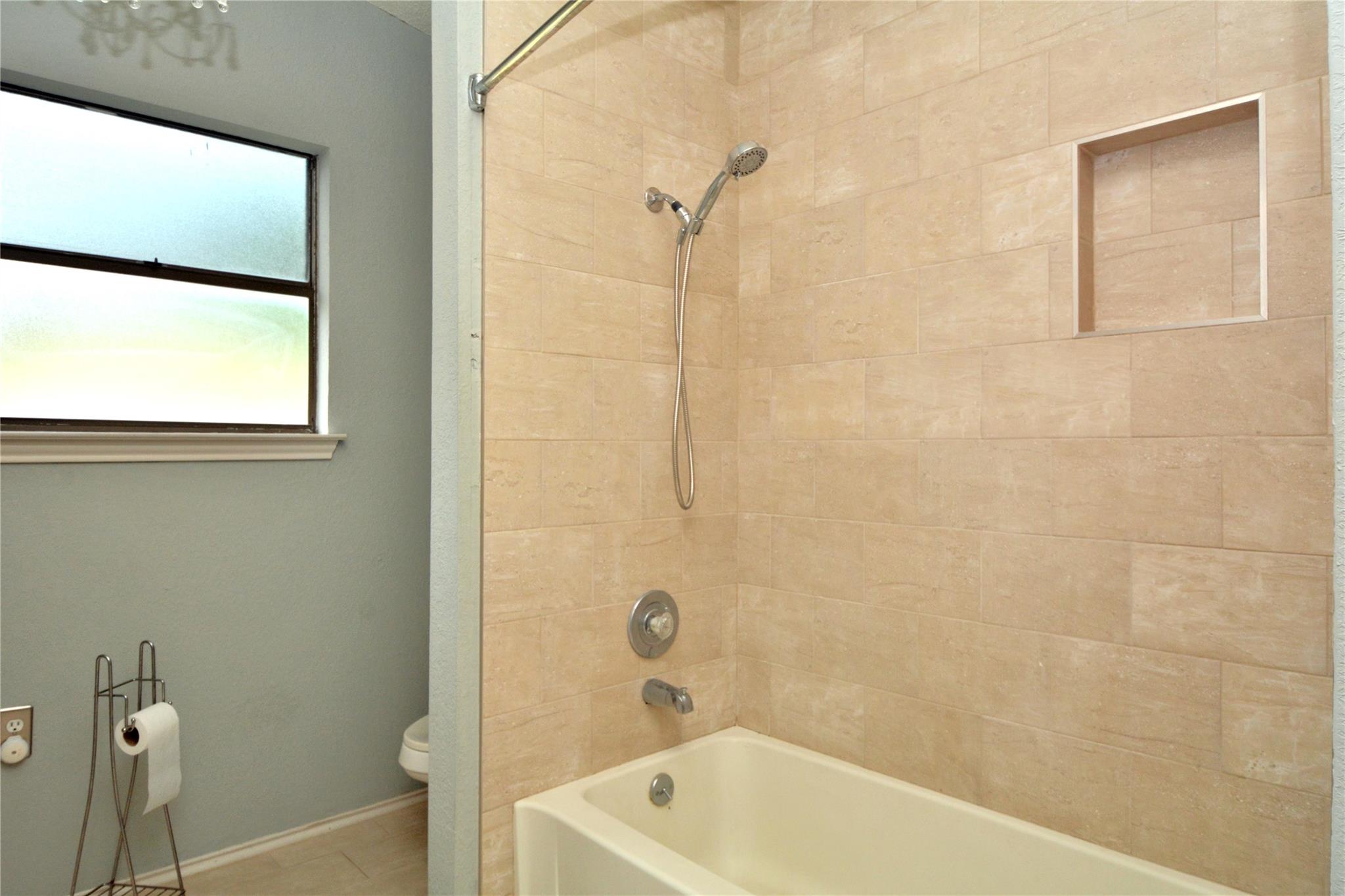 1404 Piney Creek LN