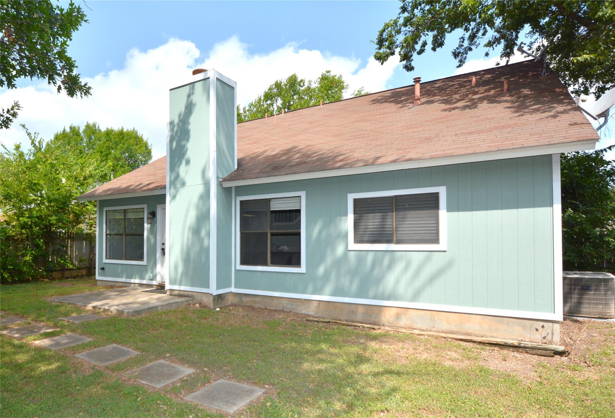1404 Piney Creek LN