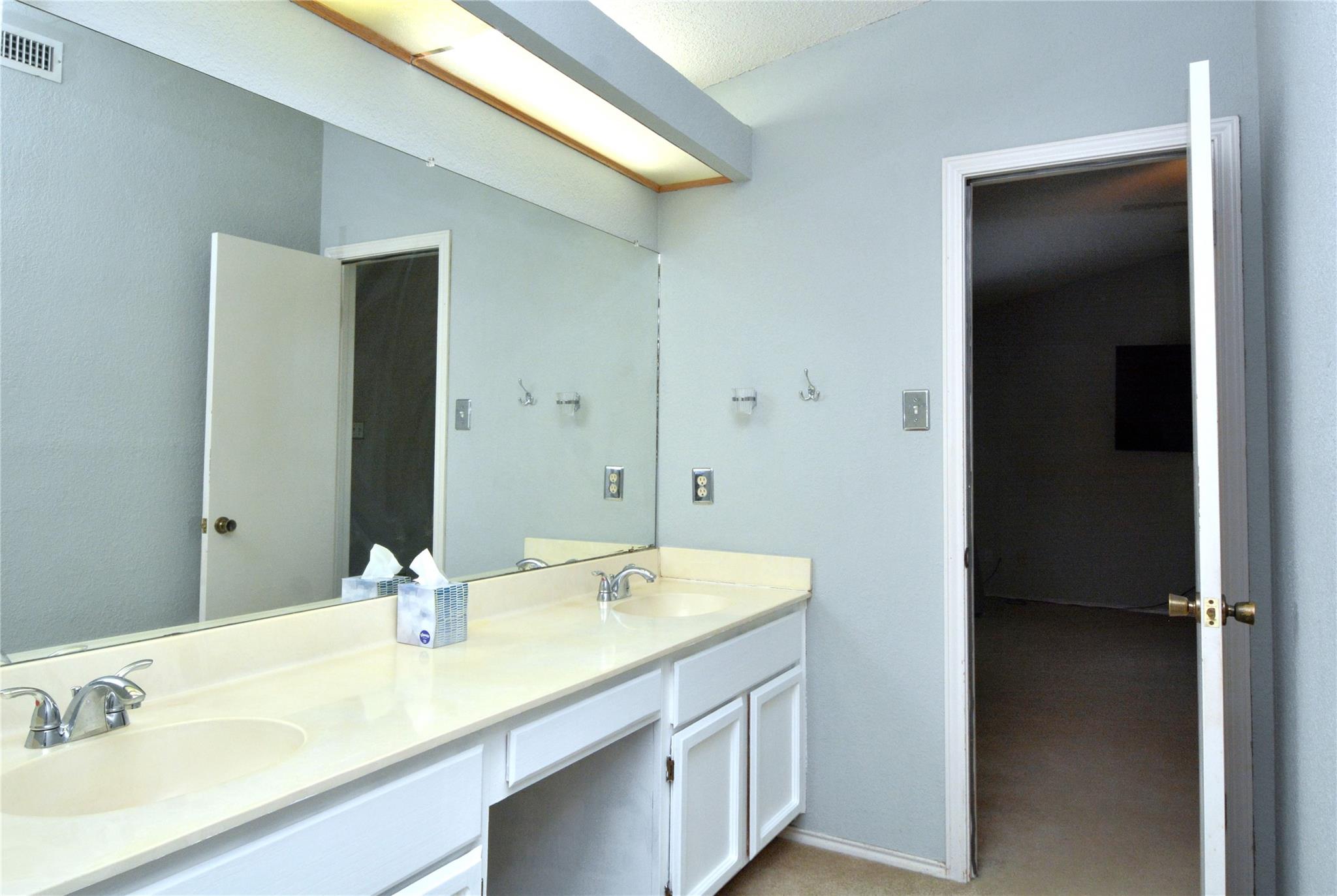 1404 Piney Creek LN