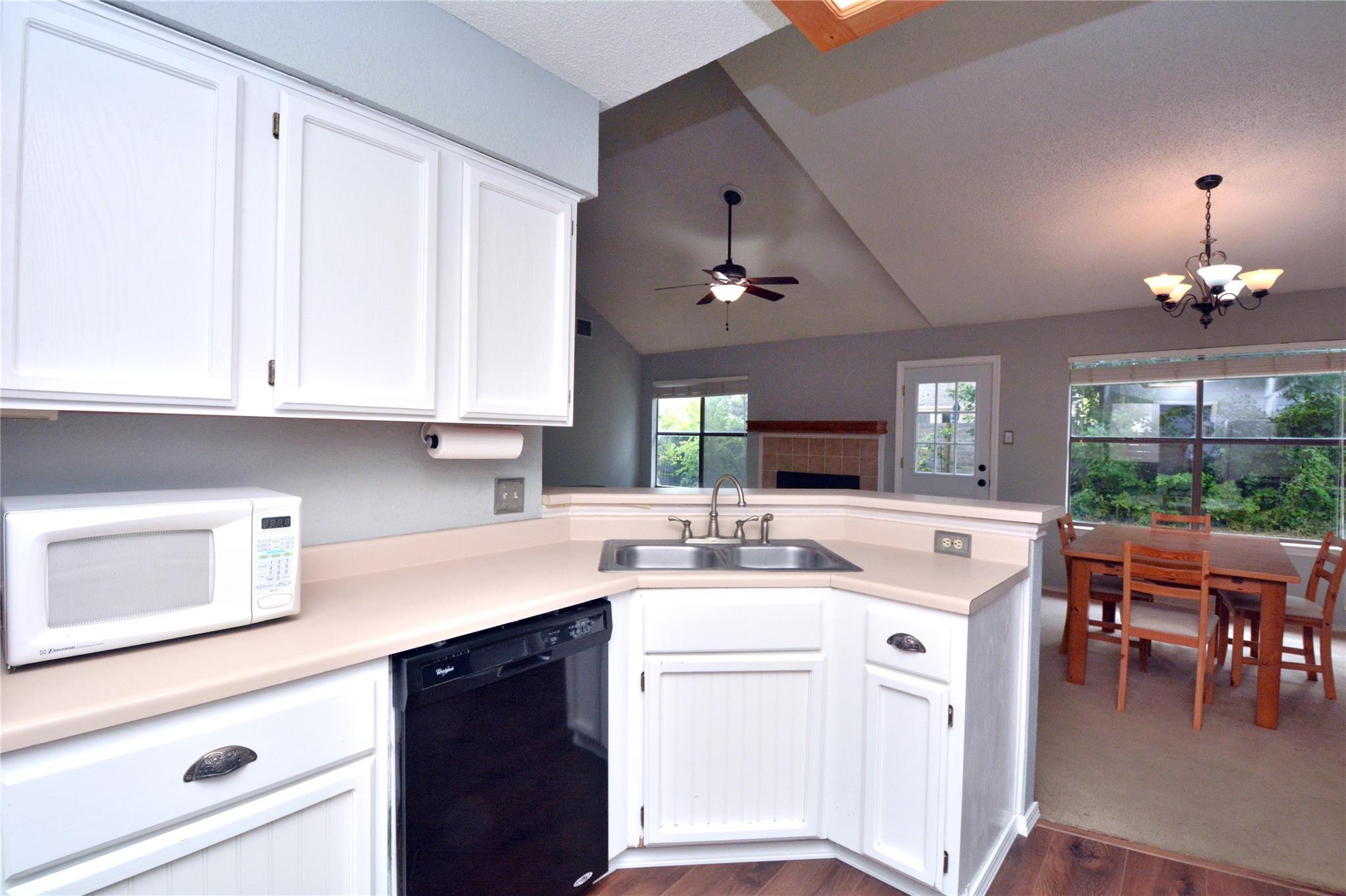 1404 Piney Creek LN