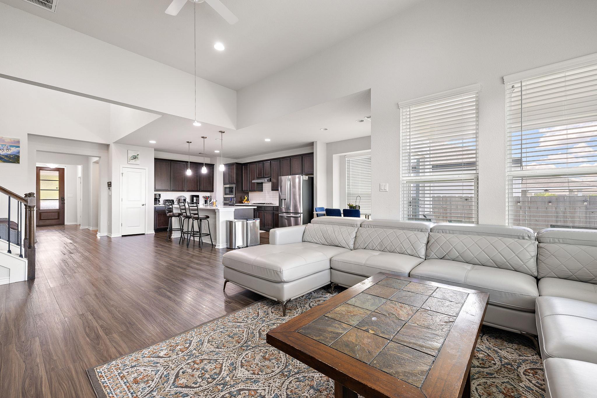 109 Broken Oak DR