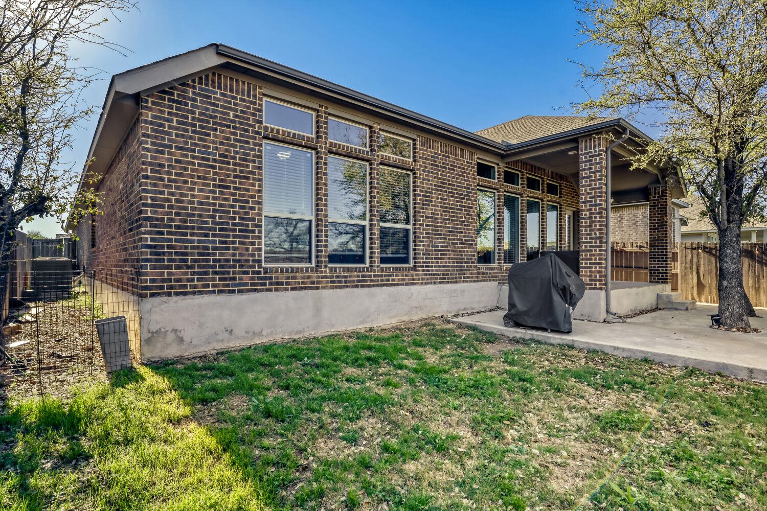 2416 BURBERRY LN