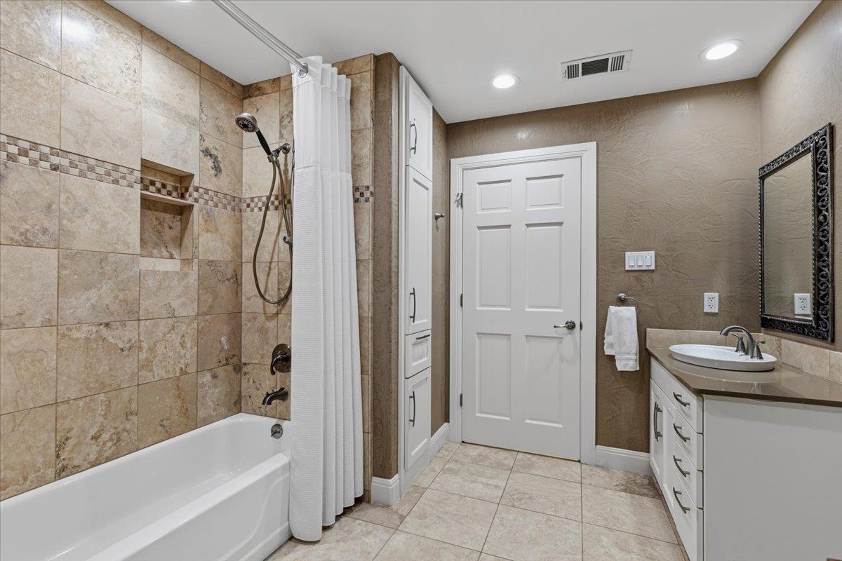 25207 Lake View DR