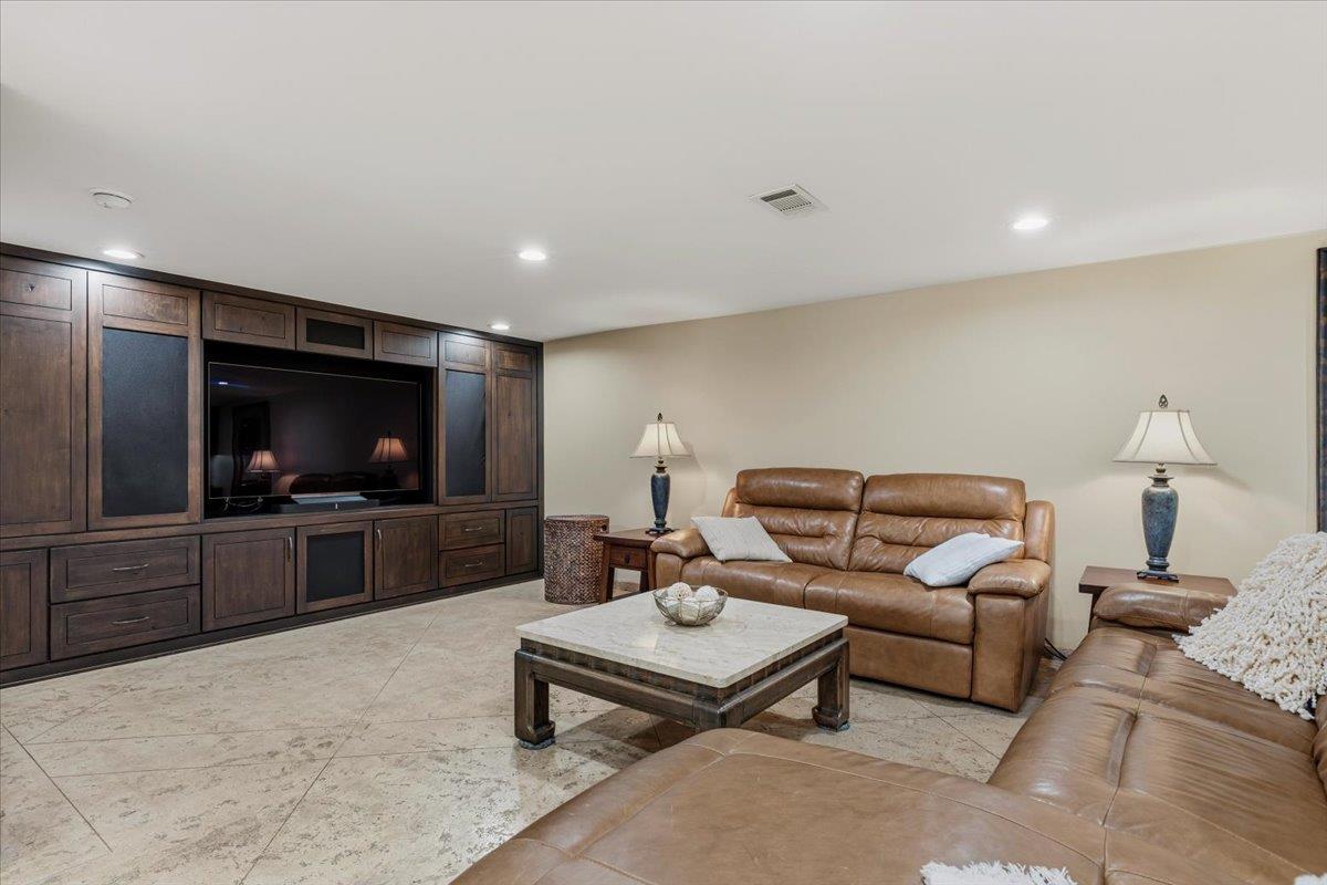 25207 Lake View DR